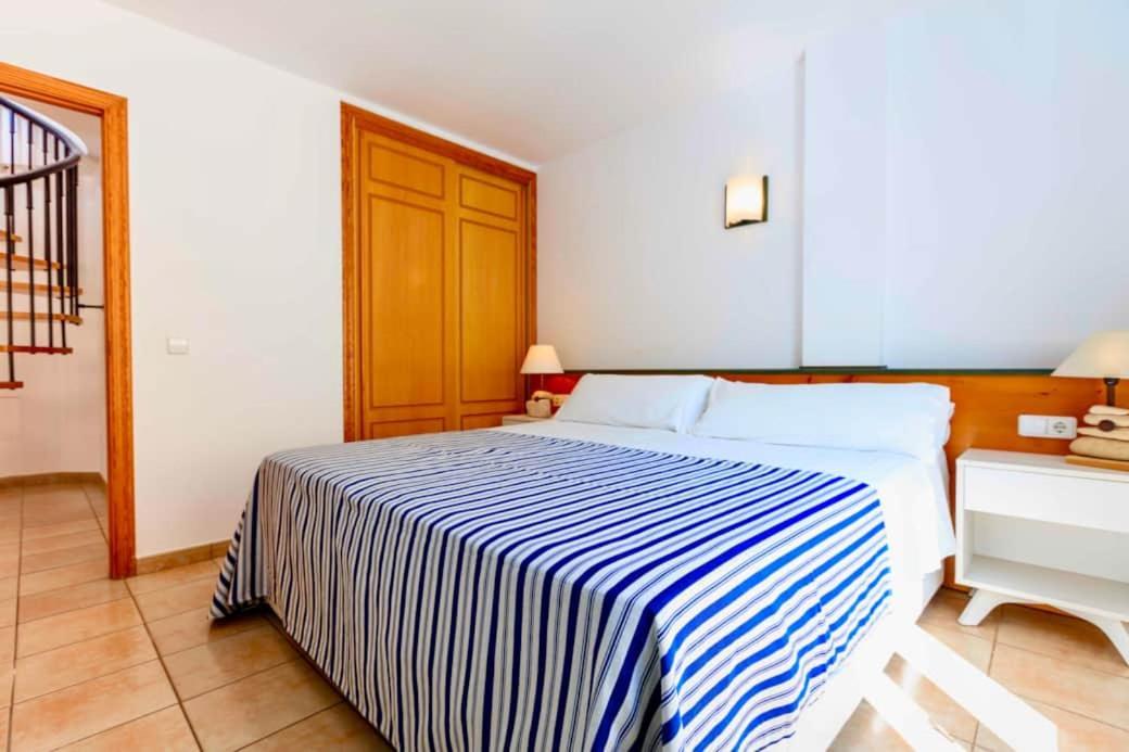 Apartamentos Sa Varadero 3D Vista Mare Laterale Es Pujols Exterior foto
